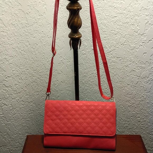 Pink Quilted Foam Fabric Vinyl Purse - Picture 1 of 6